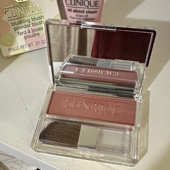 Clinique Even Better Makeup and Blush Set - Picture 2 of 6
